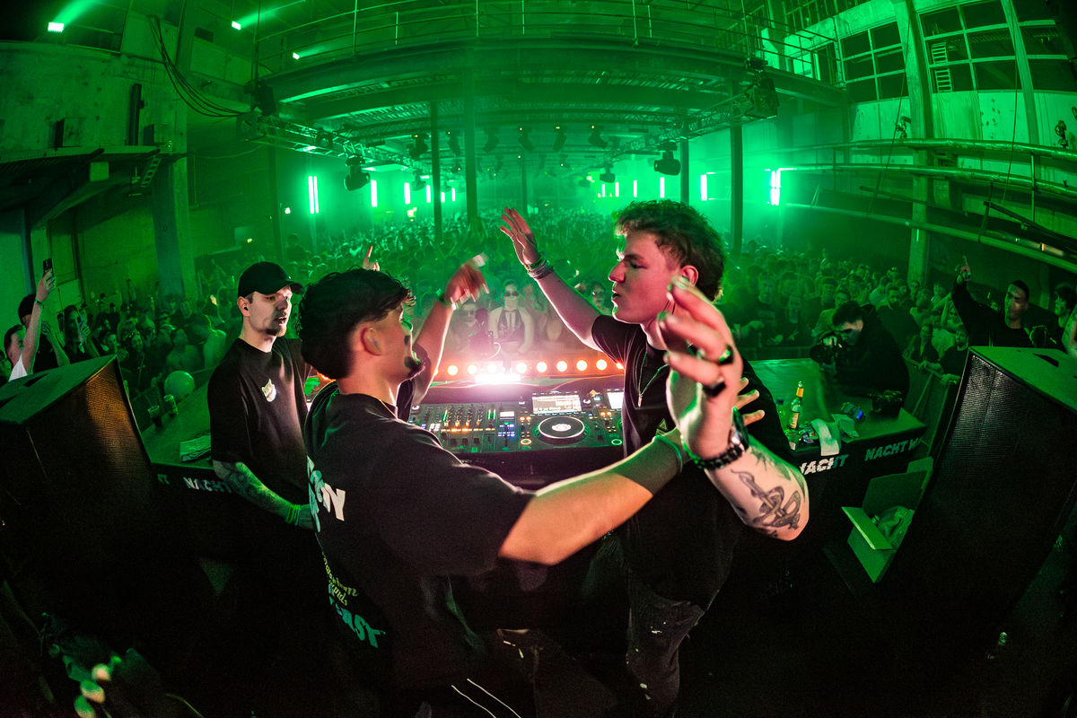 Loading... just a sec